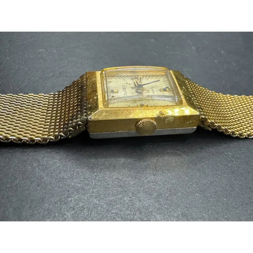 Vintage Timex Electric Gold Tone Tank Watch With Mesh Band 18.5mm Taiwan